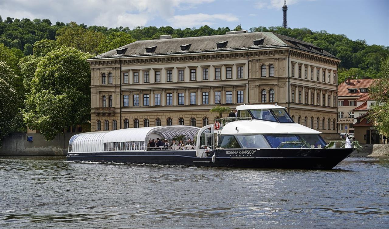 Dîner croisière panoramique à Prague