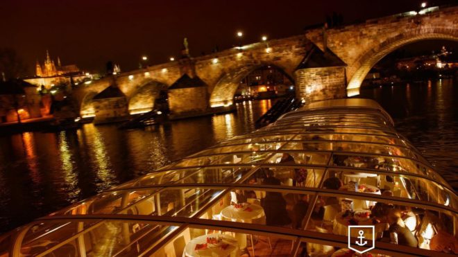 Pont charles dîner croisière à Prague