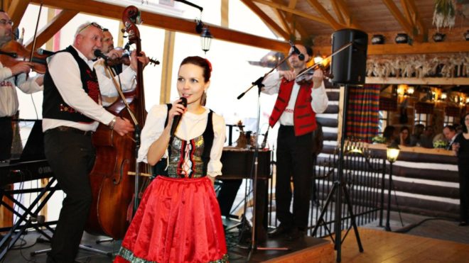 dîner folklorique à Prague tourisme