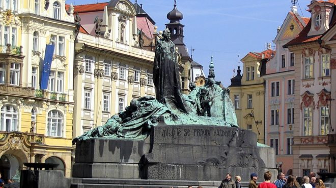 Place de la vieille ville à Prague tourisme